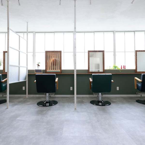 忙しい大人女性の味方。スピーディに、美しく。プロが叶える上質なヘアカラー専門店。|【カラー専門店】Lib color