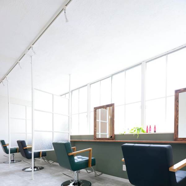 日々の疲れを忘れ、髪と心に潤いを。上質な大人のためのプライベート空間|【カラー専門店】Lib color