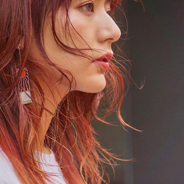 ツヤ感がたまらないほわっと光に透けるシアーカラー♪周りとちょっと違う《number》だけの派手カラー|N° rico 名駅