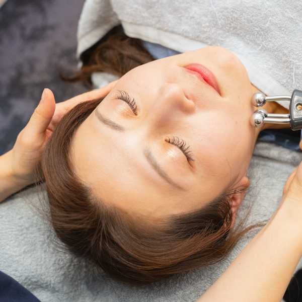 小顔は確かな知識と技術と最新ITO530にて！|BESTマッサージ Lab