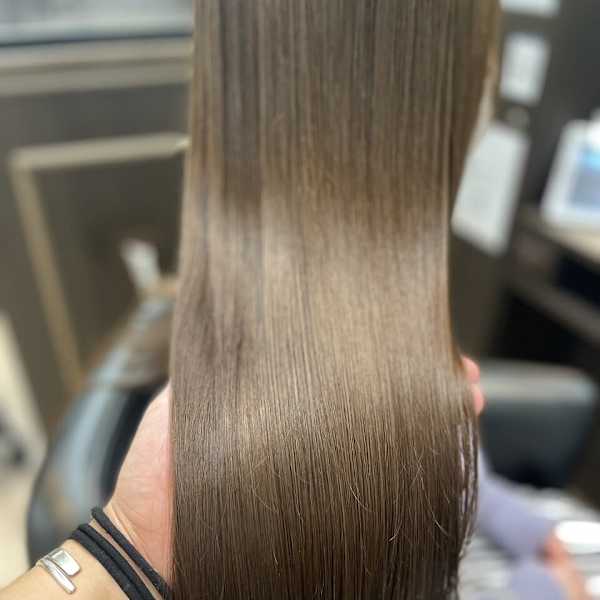 【NEW】《うねり解消！艶やかにとまる髪質改善ストレート》|KAINO なんばEKIKAN店