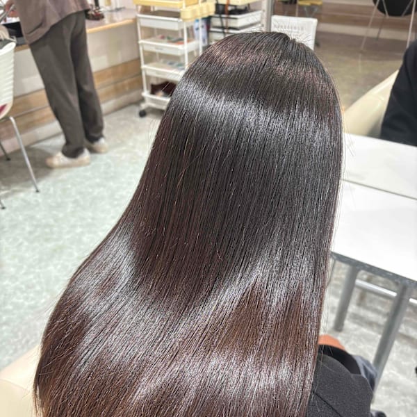 毎朝が変わる、ナチュラルなストレートヘアに|MAISON DE BEAUTE【メゾンドボーテ】 箕面店