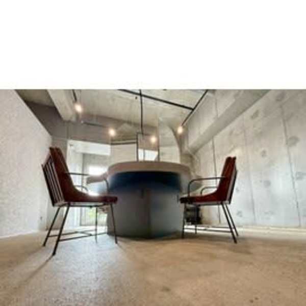 姪浜駅2分、自然光も差し込む落ち着いた雰囲気の店内|olga 姪浜【髪質改善/白髪ぼかし/デザインカラー/エクステ】