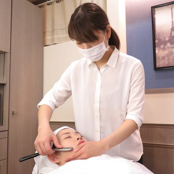化粧ノリ、透明感、ツルすべ肌へ。プロの技術で魅せ肌ケア|レディースシェービングサロン　グレイスフルバーバー