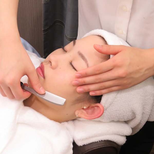 産毛と角質をすっきりオフ！透明感アップの美肌ケア|レディースシェービングサロン　グレイスフルバーバー