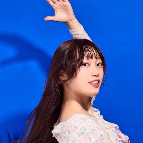 《扱いやすさ◎》髪を使ってあなたの個性を表現します。あなたの存在感をアップデート レイヤー×透明感|UNE ATTACHE