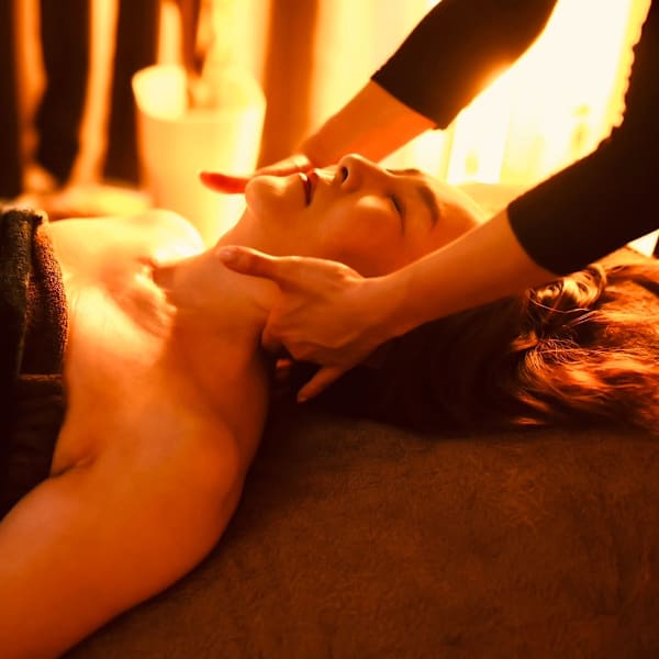 【人気No.1】ドライヘッドスパ60分＋アロマオイル60分(足湯つき) ¥13480|ドライヘッドスパ専門店 Little Flower川口店