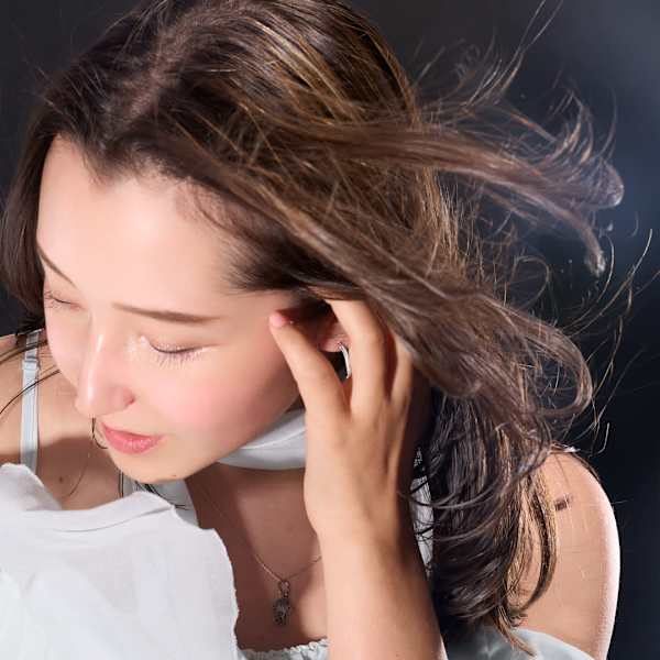 完全プライベートサロンで、顔周りレイヤーと透明感カラーに対応した髪質改善型ストレート深夜でも行ける。|UNE ATTACHE