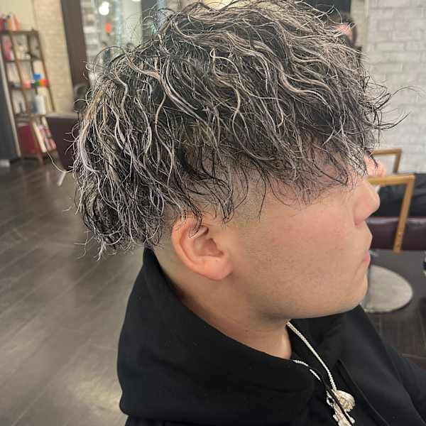 【北18条駅徒歩1分/北大近く/駐車場有】計算された”デザイン×似合わせ技術”で人気のパーマスタイル|HAIR MAKE ROSY 北18条店