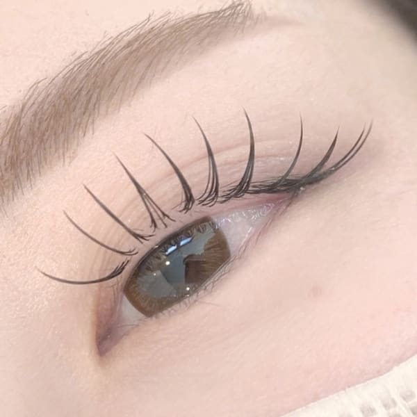 キープ力が自慢のサロン/【高持続LED】フラットラッシュ100本＋コーティング付き ¥5500|【上下まつげパーマ・パリジェンヌ・LEDエクステ】Cuinca 柏店【クインカ】