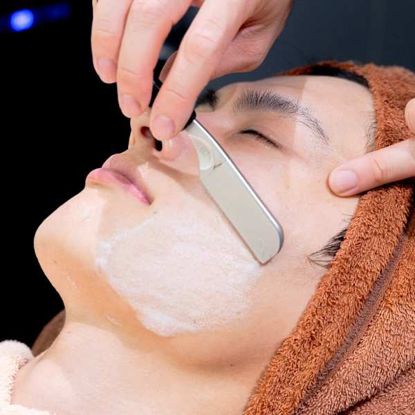 剃刀で剃られる心地よさを体感してください・・・|理容室 hair studio ARUIM 代官山.恵比寿