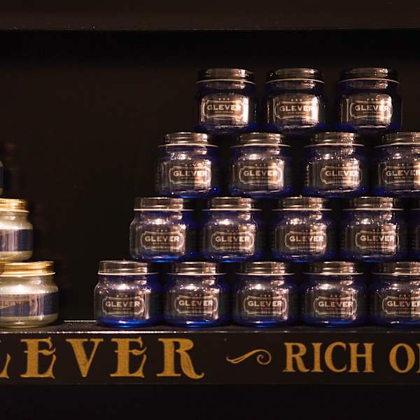 ビジネスマンは清潔感&ツヤ感。あなたに合った整髪料をご提案◎【メンズ　眉毛カット　シェービング】|LAVIE NEW STANDARD BARBER 五反田店