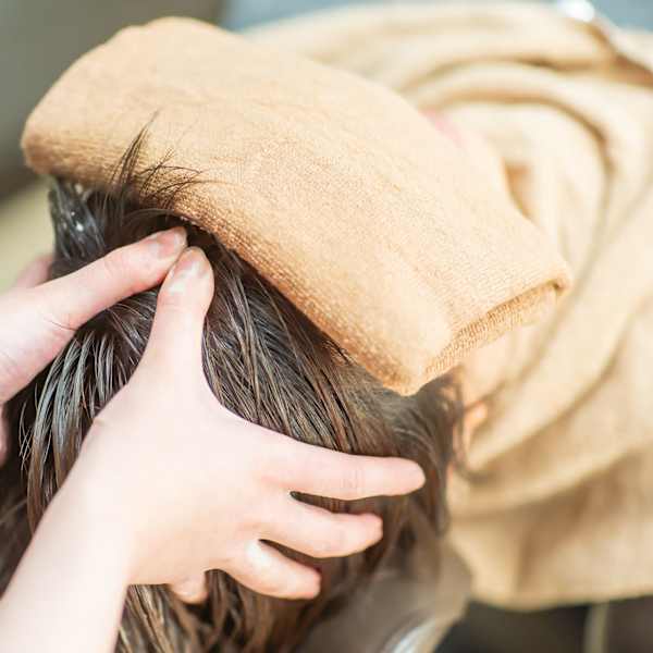 【頭皮から始める髪質改善】アルモニーヘアだけのオリジナルヘッドスパ◎気になる臭いやべたつきも解決♪|アルモニーヘア
