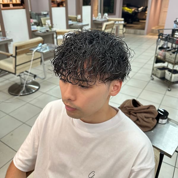 【社会人のメンズにおすすめ♪】選べるトレンドパーマ＋カット＋眉カット　¥11000|Figaro DOU DOU 新石切店