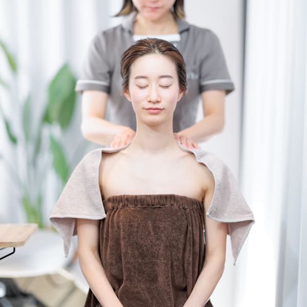 都会の喧騒を忘れる空間。五感を満たす「寝落ちヘッドスパ」で至福のひとときを。|ヘッドスパBITOWA 吉祥寺店