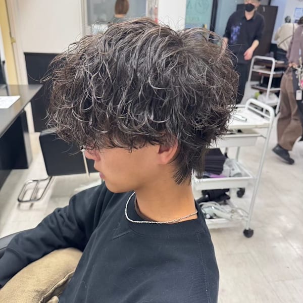 【メンズカジュアルが得意】本厚木駅近/近隣駐車場有★理容室では満足できないメンズに!メンズ多数来店◎|AIZU本厚木 白髪ぼかし ハイライト バレイヤージュ 髪質改善