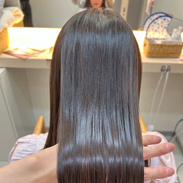 うるツヤになれる厳選トリートメントが自慢のサロン|ARiA TWiN by ECLART