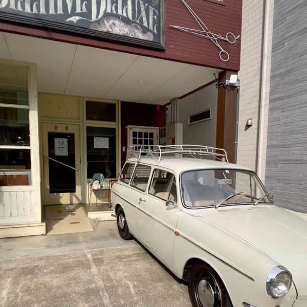 駐車場3台有り（店舗前2台／近隣1台）|THE BEEHIVE DELUXE