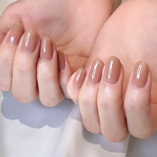 シンプルなオフィスネイルが得意なサロン|Richer表参道 ネイル