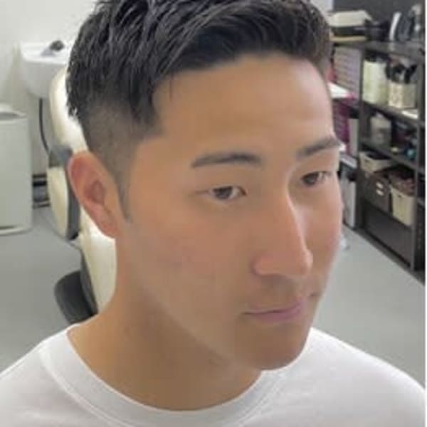 ひげ・眉などの身だしなみもお任せサロン|HAIR SALON Reve