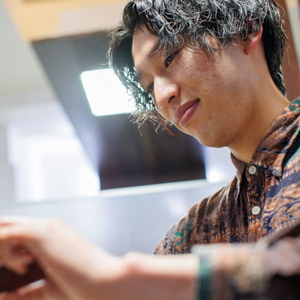 【プロの技術で魅せる】本格シェービング×眉メンテナンス|Kazu Hair 段原店