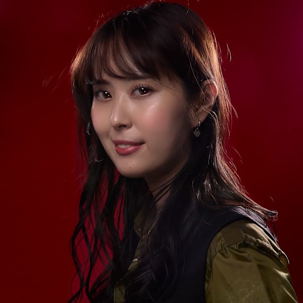 透明感カラーと髪質改善で、ひかりを映す髪に。顔周りレイヤーカット×完全プライベート×深夜で叶える美髪|UNE ATTACHE