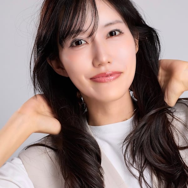 透明感カラー×顔周りレイヤー◎髪質改善と似合わせ提案が叶う完全プライベートサロン|UNE ATTACHE