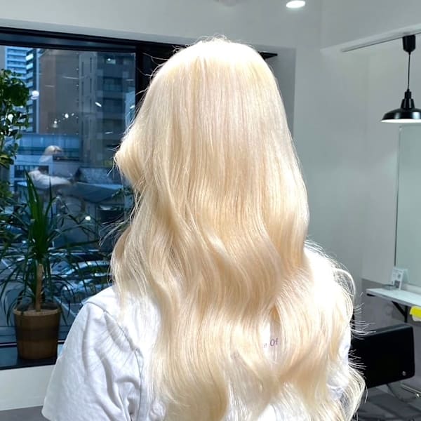 CIERA.堀江では、30代からのファーストグレイ世代のお客様に向けて、おしゃれで旬な髪色を楽しめる|CIERA.堀江ダブルカラー/ハイライト/バレイヤージュ