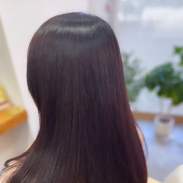毛髪診断士の資格を持つ熟練スタイリストが髪質を見極め貴方だけのヘアケアをご提案!|大人髪 Kinu