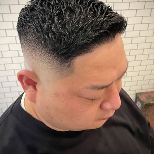 アイロンパーマなら豊中のバーバーショップ「THIRDPLACE」へ。|Third Place