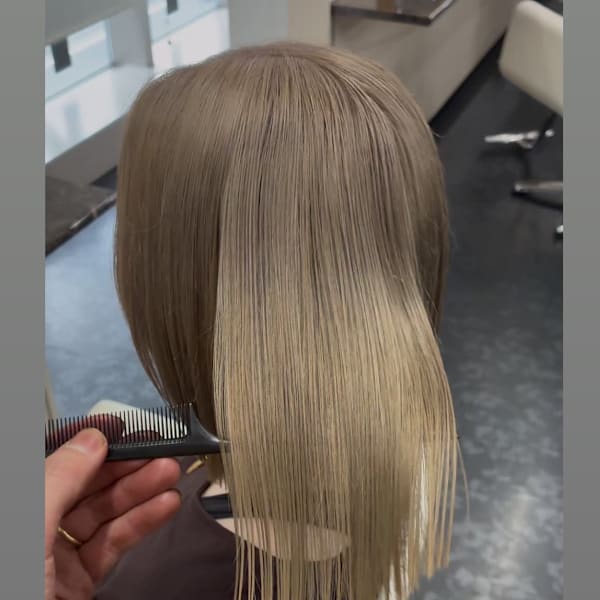 ブリーチ毛にもできる髪質改善ストレート♪ブリーチのパサつきもサラサラに★|AIZU 渋沢 白髪ぼかし ハイライト 髪質改善