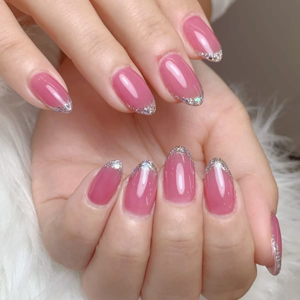 きらめくガラスフレンチで大人可愛く|Hiyu Beauty