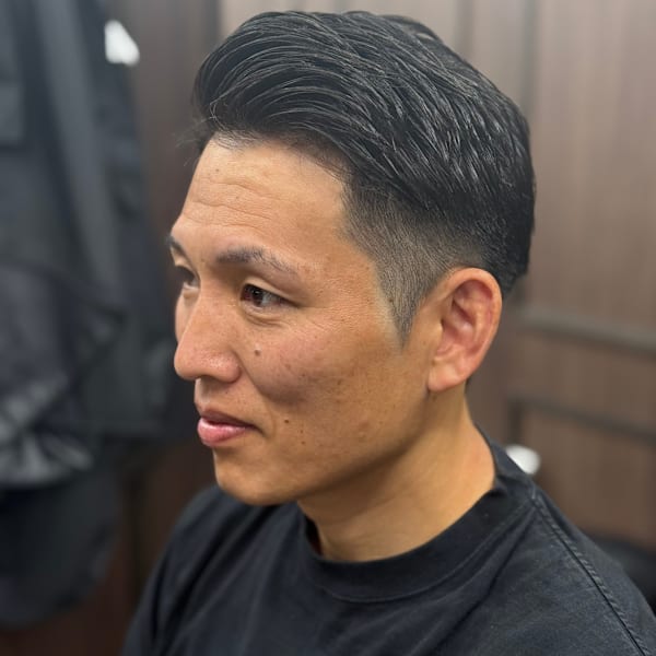 「忙しい朝でもきまる大人のヘアスタイル」|VIR BARBER