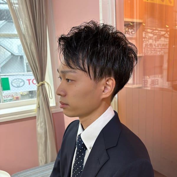 梅田駅から徒歩3分☆〈メンズ歓迎/縮毛矯正も◎〉【人気No1】メンズカット+眉カット ¥4900|FIGARO -UMEDA-