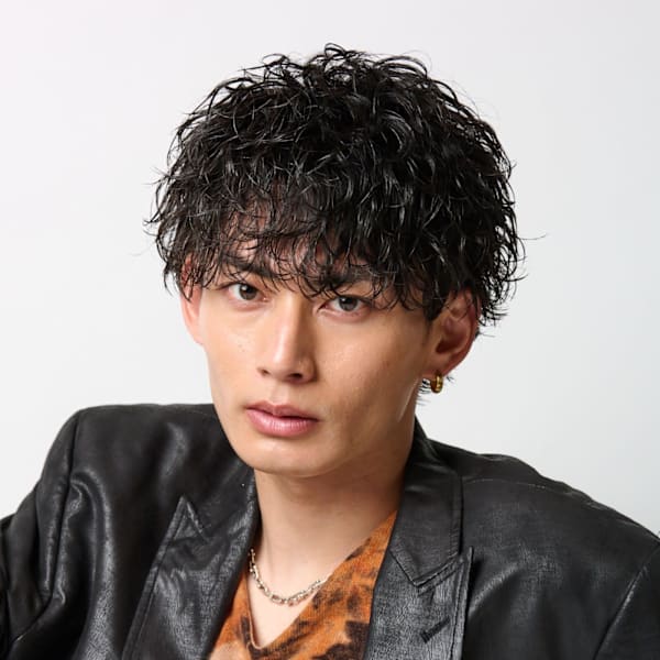 【カット/¥4620】メンズのためのサロン[学割U24/渋谷駅/パーマ/フェザーパーマ]|BLUCK Men's hair 渋谷【ブラック メンズヘア シブヤ】