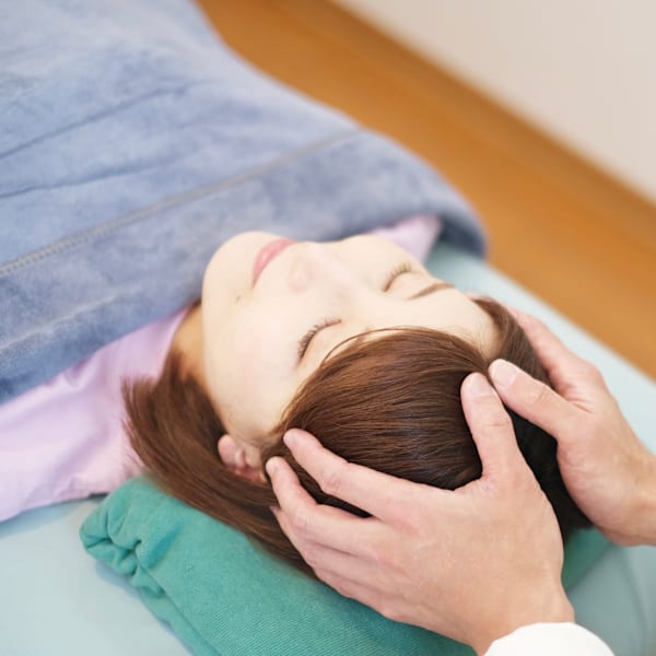 【音と香りのヘッドスパ】五感で味わう極上の癒し|ほぐし＆喫茶マカロン