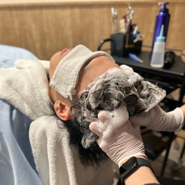 疲れを癒し、頭皮を整える。大人のためのヘッドスパ。|Pu-ro Barber