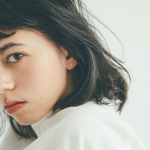 髪と頭皮に優しいHUEヴィーガンカラー。透明感×艶で大人女性から圧倒的支持。|riri hair salon