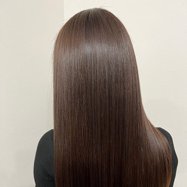 ずっと続けられるストレートヘアをテーマに長年の研究による毛髪知識とオリジナルの施術工程で圧倒的艶髪|Cerisier