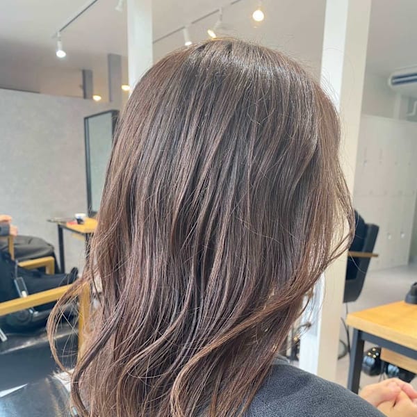 ◆柔らかい透明感をまとう“くすみカラー”。あなたの魅力を最大限に引き出すfeuの提案◆|feu