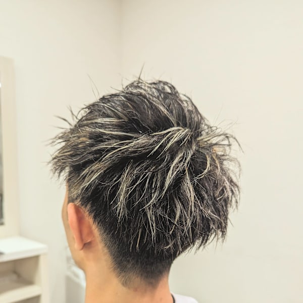 メンズの3Dハイライトブリーチカラーが得意なサロン|EAST by ergo川崎東口 髪質改善/ショート/ブリーチカラー