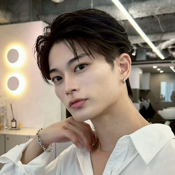 メンズの流行スタイルをいち早くお届け！フェザーパーマ/サーフカール/センターパート/曲がる縮毛矯正！|PORCH by HONEY omotesando