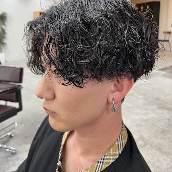 ビジネスもプライベートもキマる！失敗しない、あなたに最適なメンズパーマを提案します。|CHALP【シャルプ】