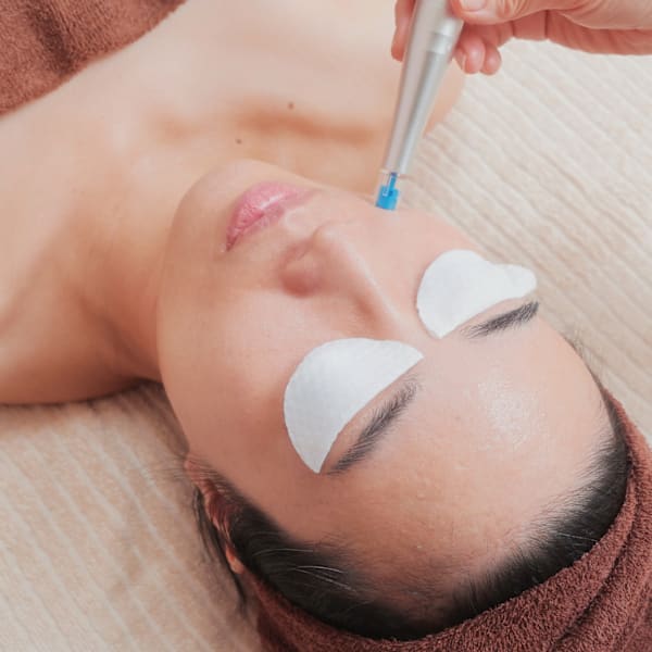 "リゼネレート”で年齢とともに気になる「たるみ」や「ハリ不足」を改善|40歳からのエイジンサロン Raj Path ラージ パトゥ