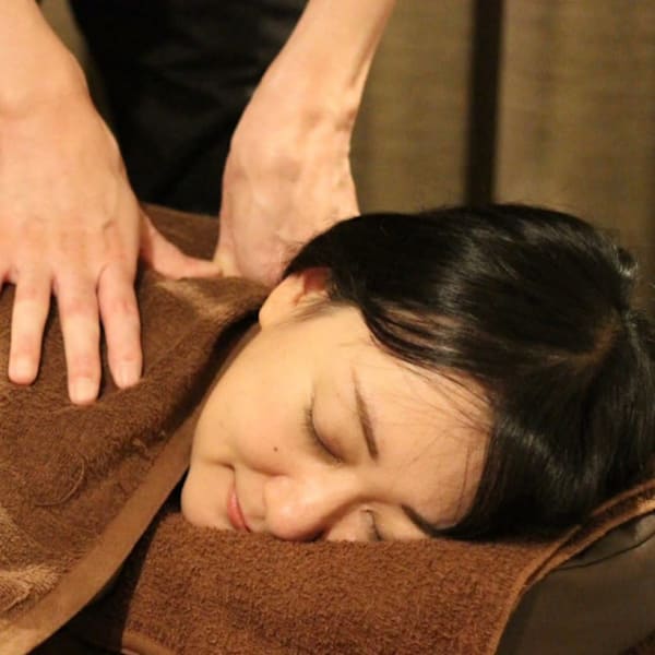 【幸せケアセット90】ボディマッサージ60分+フットケア30分 ¥8900|MYCARE吉祥寺