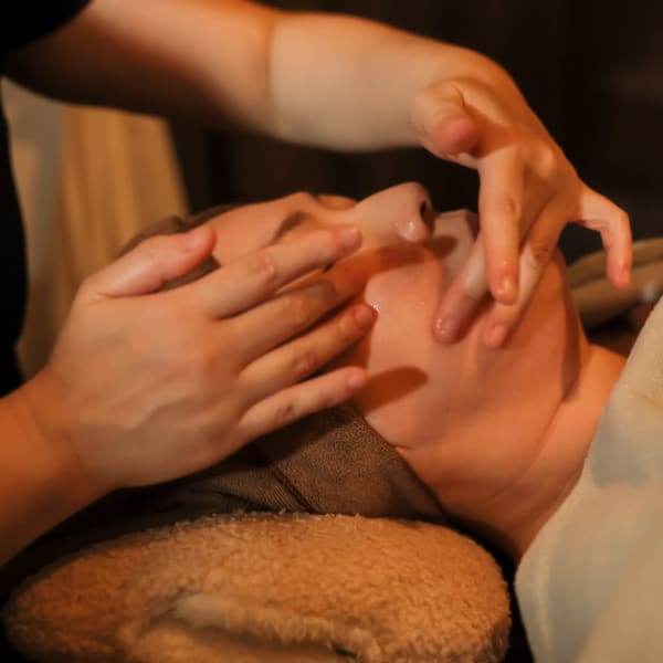 エイジングケアに力を入れいる−10歳若肌.ボディリンパエステも好評サロン|癒しのサロン.福chan...