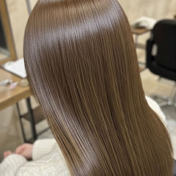 うるツヤになれる厳選トリートメントが自慢のサロン ♪ Aujuaトリートメントで更なるツヤ髪へ！|abinto 武蔵小杉 by rcid