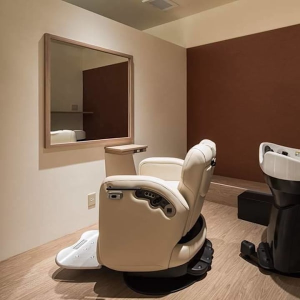 理容室の人気メニュー白髪ぼかし|hair&relax　LINK