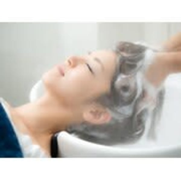 *ヘアデザインは健やかな頭皮と素髪から*ヘッドスパで贅沢なリラックスタイムをお約束します―。[名古屋|N° blao 名古屋栄