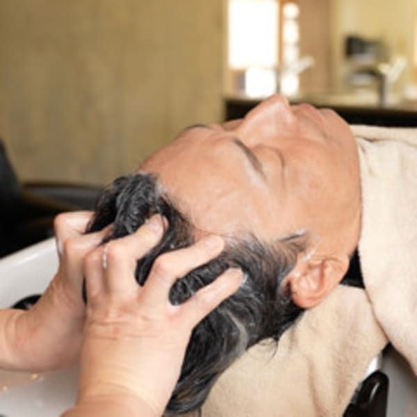 完全個室★男性専用★個室の贅沢空間で本格的な『育毛促進ヘッドSPA』|【メンズ個室サロン】ALL DAY HELLO`S 京都駅前店